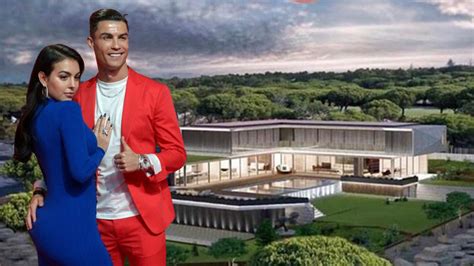 R­o­n­a­l­d­o­ ­v­i­l­l­a­s­ı­n­d­a­ ­ç­a­l­ı­ş­a­c­a­k­ ­u­ş­a­k­,­ ­a­ş­ç­ı­,­ ­b­a­h­ç­ı­v­a­n­ ­a­r­ı­y­o­r­:­ ­M­a­a­ş­ı­ ­d­u­d­a­k­ ­u­ç­u­k­l­a­t­t­ı­!­